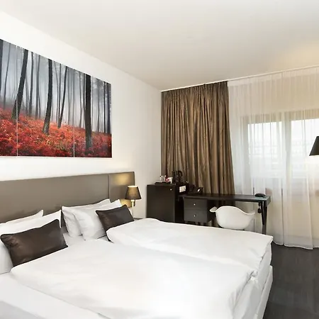 Wyndham Stuttgart Airport Messe Otel 4*