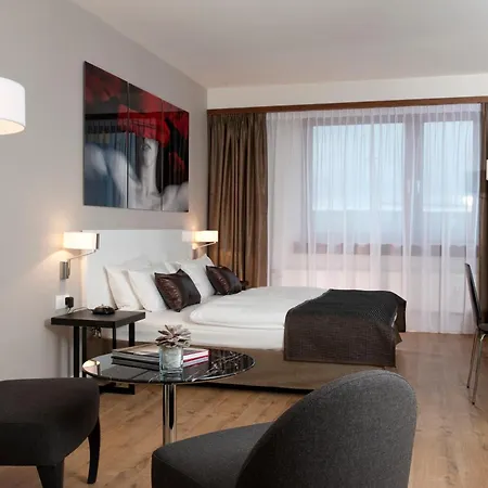 Wyndham Stuttgart Airport Messe Otel 4*