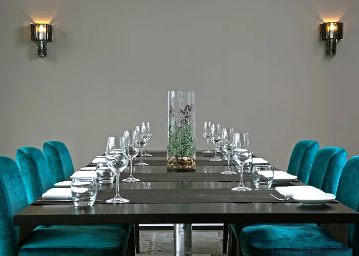 Hotel Wyndham Stuttgart Airport Messe 4*